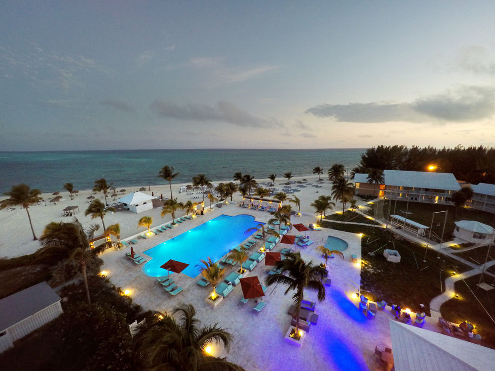 Fortuna beach hotel. Гранд Багама Бич. Freeport, Grand Bahama, Beach. Grand Bahama Hotel море. Grand Bahama Beach 3*.